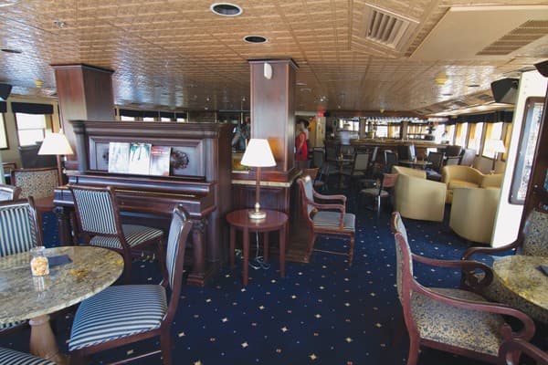 Un Cruise Adventures S.S Legacy Interior Lounge.jpg